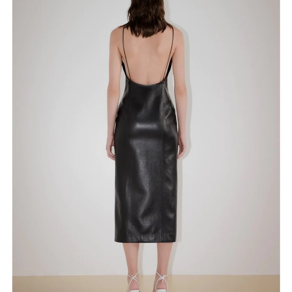 TATA - Picture 3 of 3